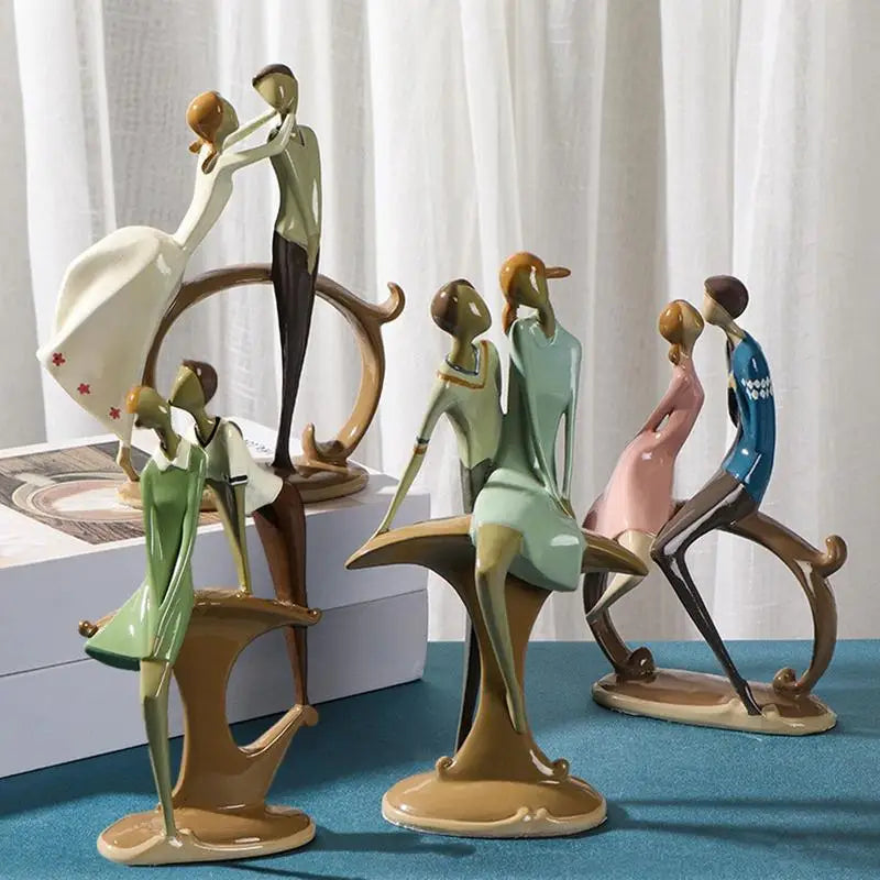 Couple Sculptures Home Decor Wedding Ornament Lovers Statue Romantic Couple Sculpture Collectible Figurines Resin Craft